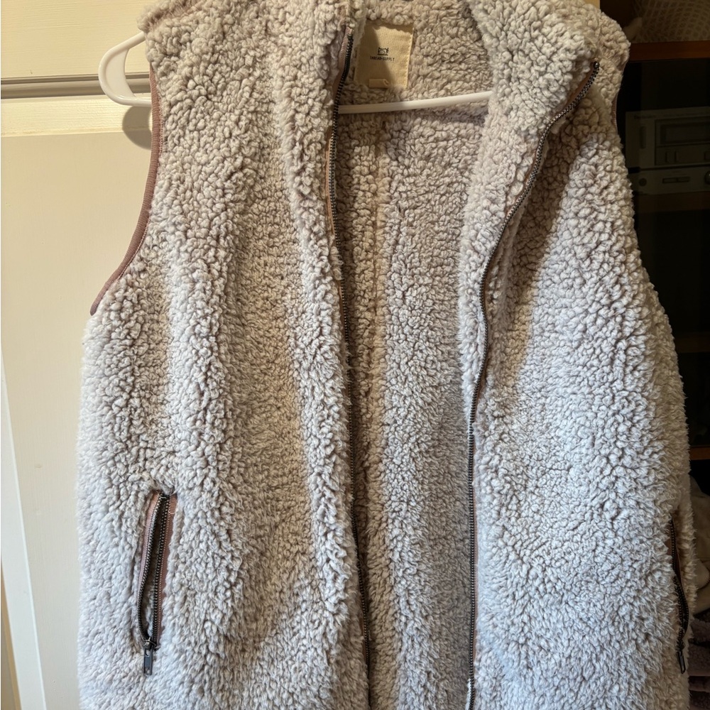 Thread & Supply Plush Sherpa Vest